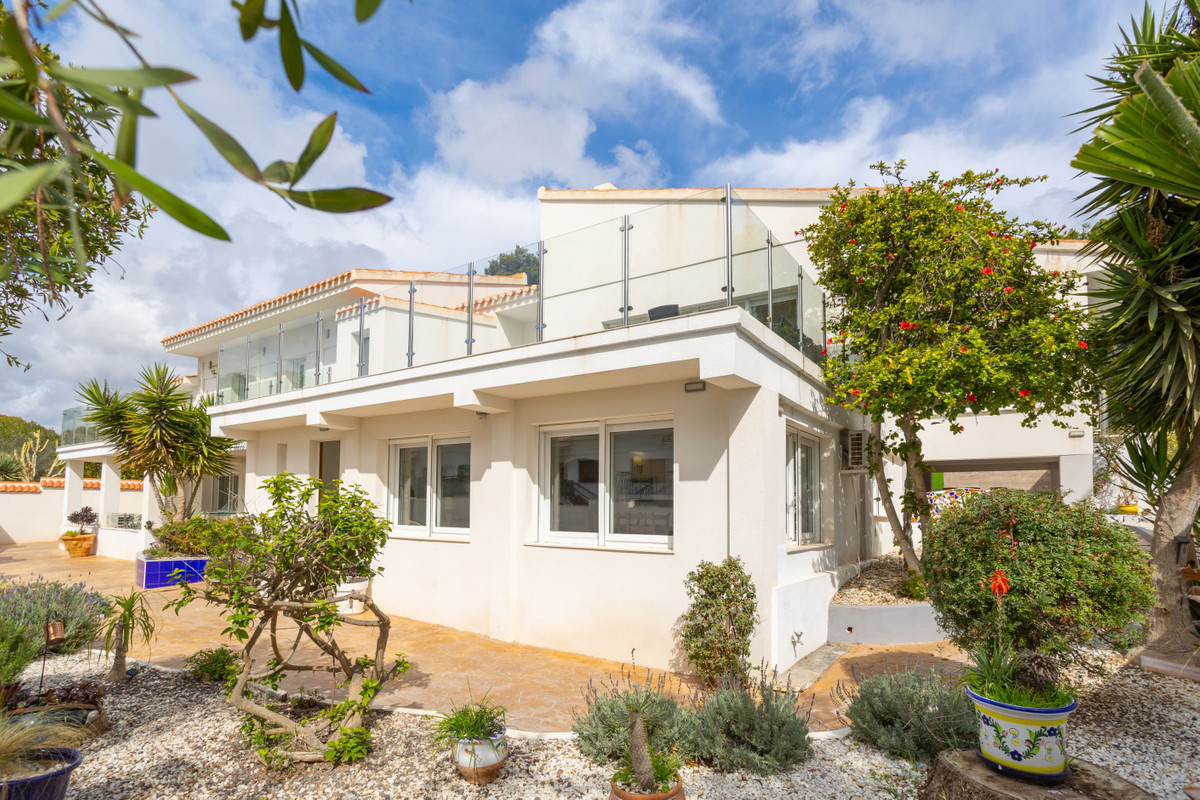 8 Bed Townhouse for sale in Campoamor Costa Blanca, Alicante, Spain
