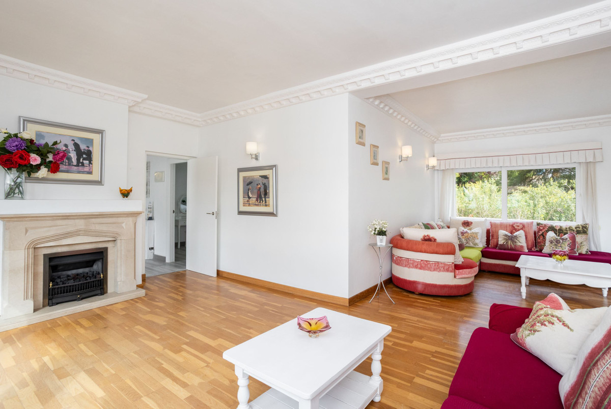 8 Bed Townhouse for sale in Campoamor Costa Blanca, Alicante, Spain