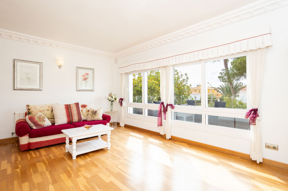 8 Bed Townhouse for sale in Campoamor Costa Blanca, Alicante, Spain