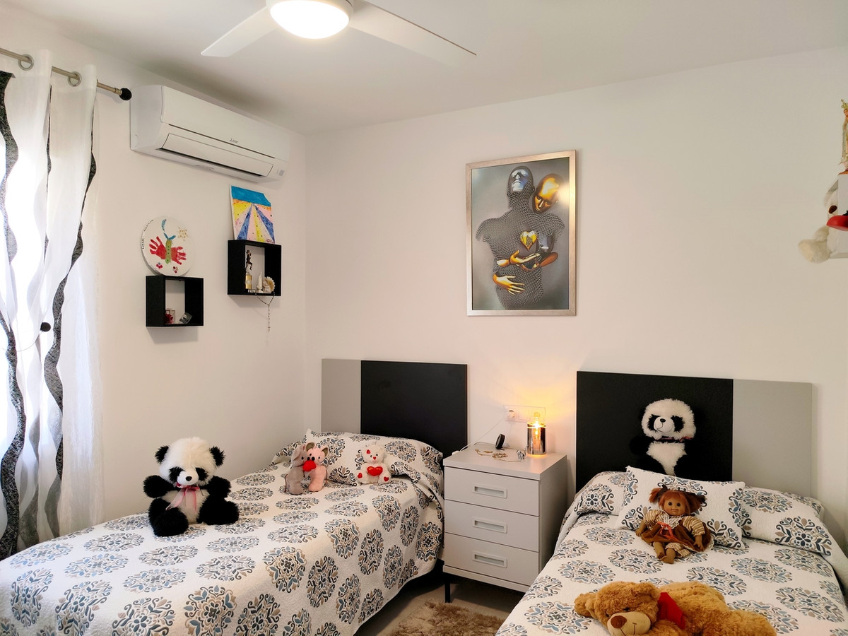 Se vende Villa - Chalet de 3 dormitorios en Costa Blanca, Alicante, España