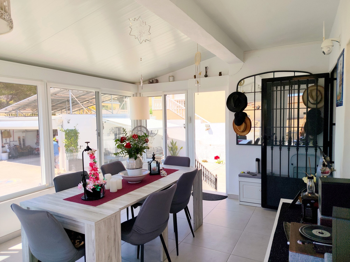Se vende Villa - Chalet de 3 dormitorios en Costa Blanca, Alicante, España