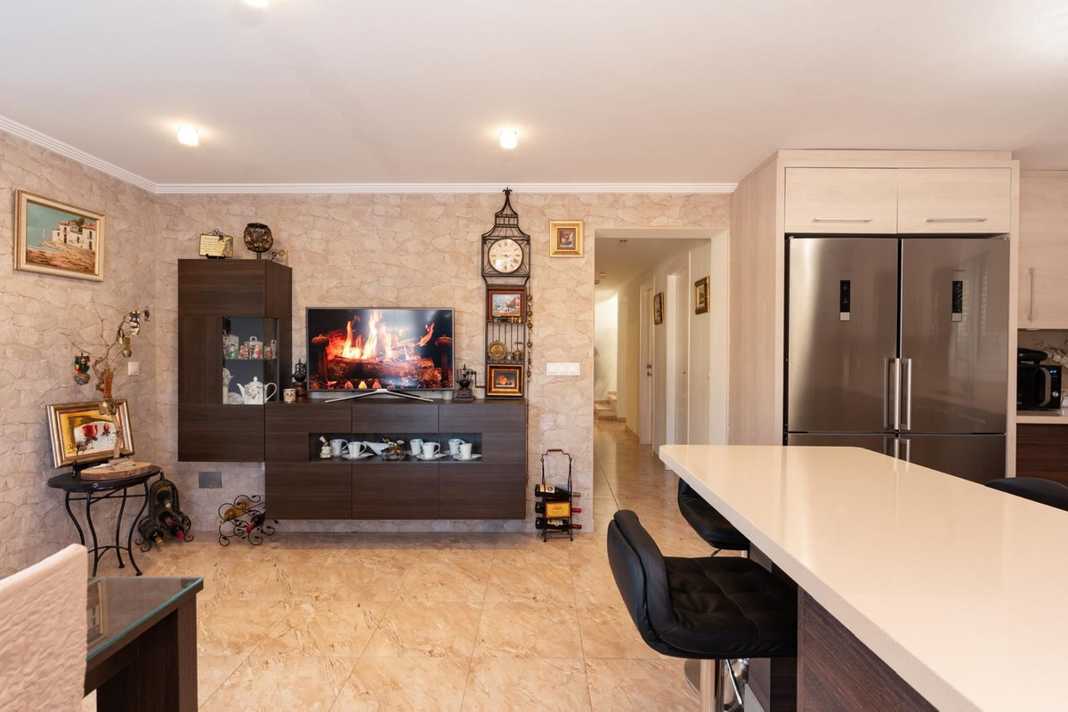 7 Bed Townhouse for sale in Los Altos Costa Blanca, Alicante, Spain