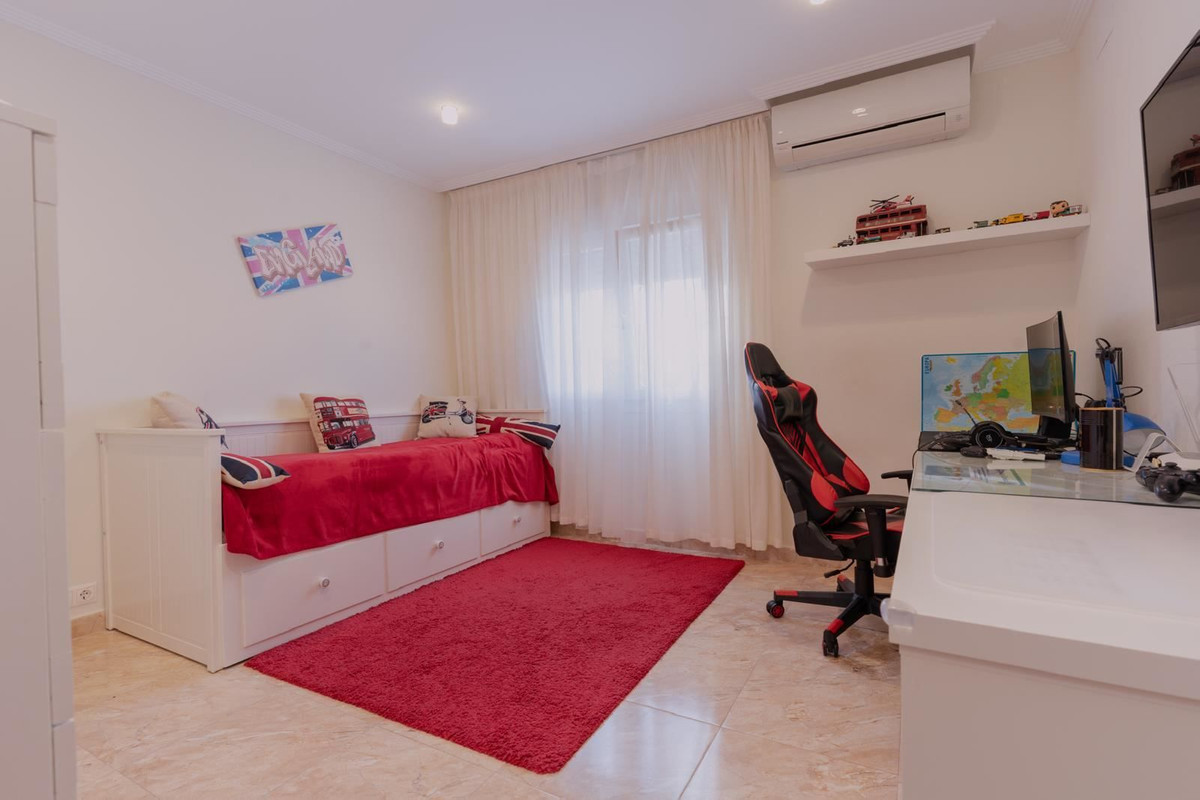 7 Bed Townhouse for sale in Los Altos Costa Blanca, Alicante, Spain
