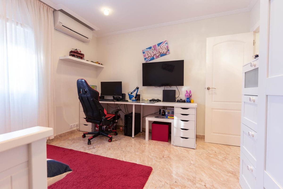 7 Bed Townhouse for sale in Los Altos Costa Blanca, Alicante, Spain