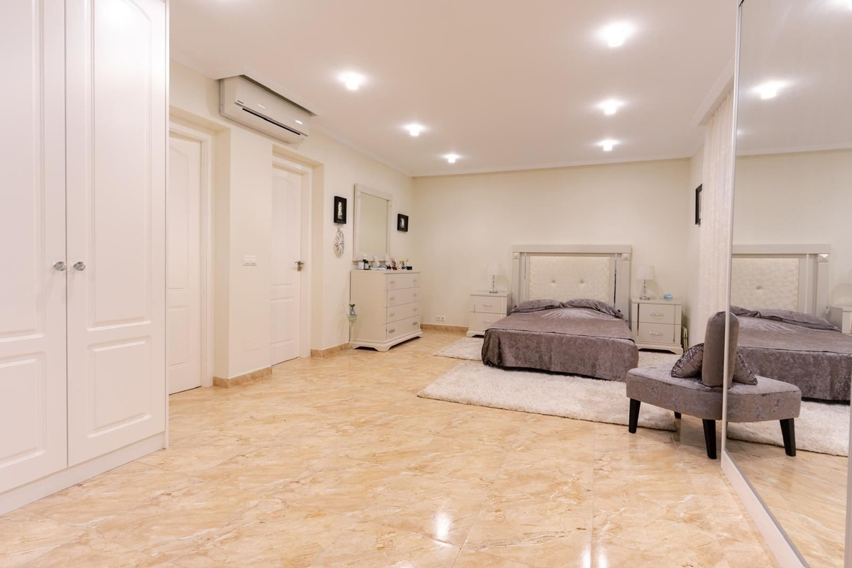 7 Bed Townhouse for sale in Los Altos Costa Blanca, Alicante, Spain