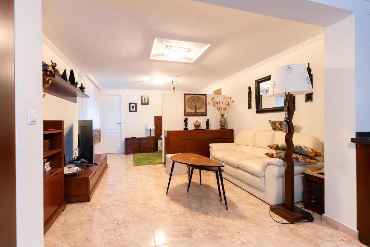 7 Bed Townhouse for sale in Los Altos Costa Blanca, Alicante, Spain