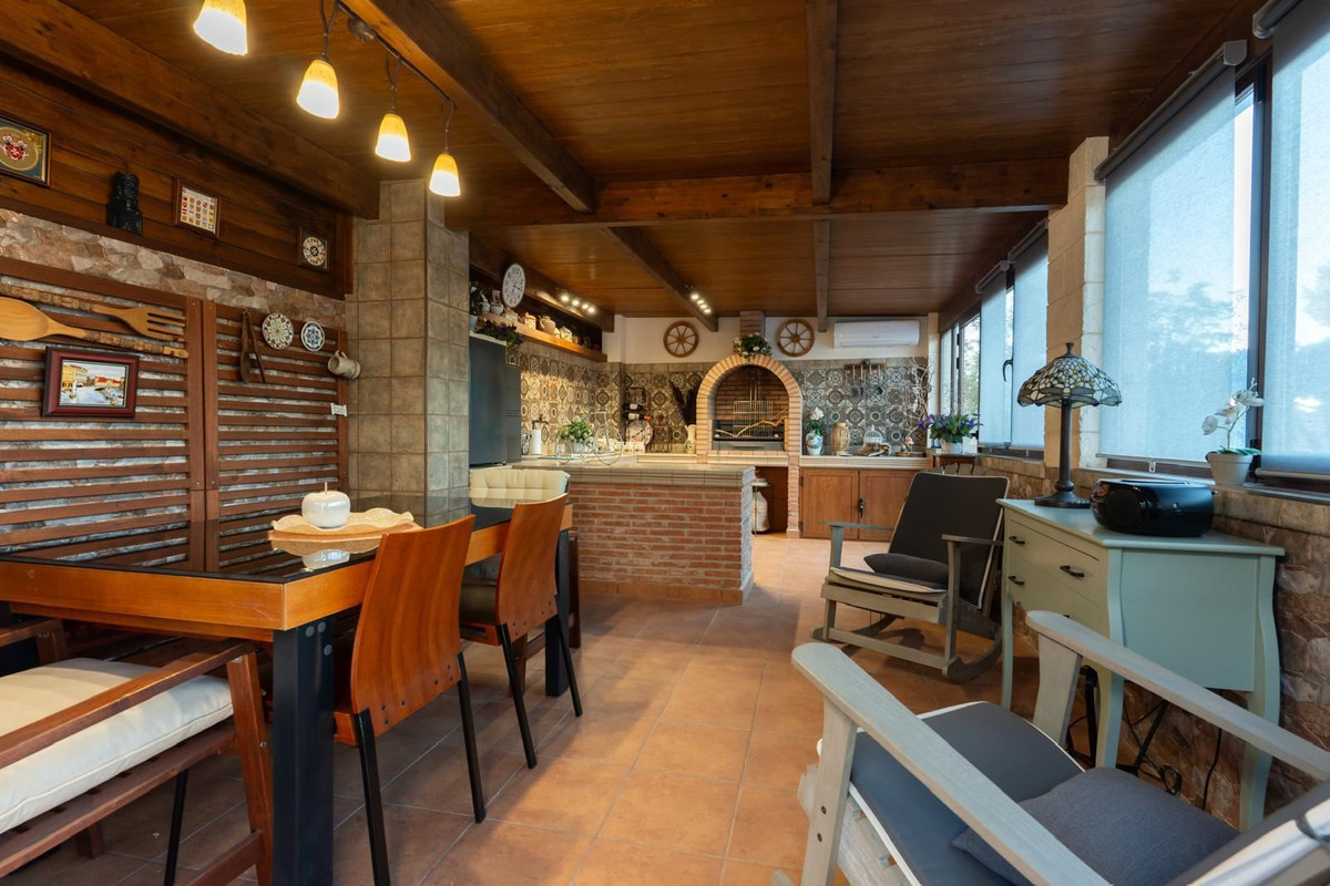 7 Bed Townhouse for sale in Los Altos Costa Blanca, Alicante, Spain