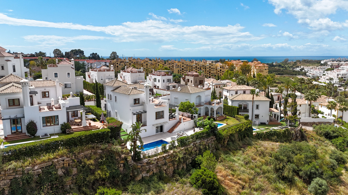 4 Bed Townhouse for sale in Estepona Costa Del Sol, Málaga, Spain