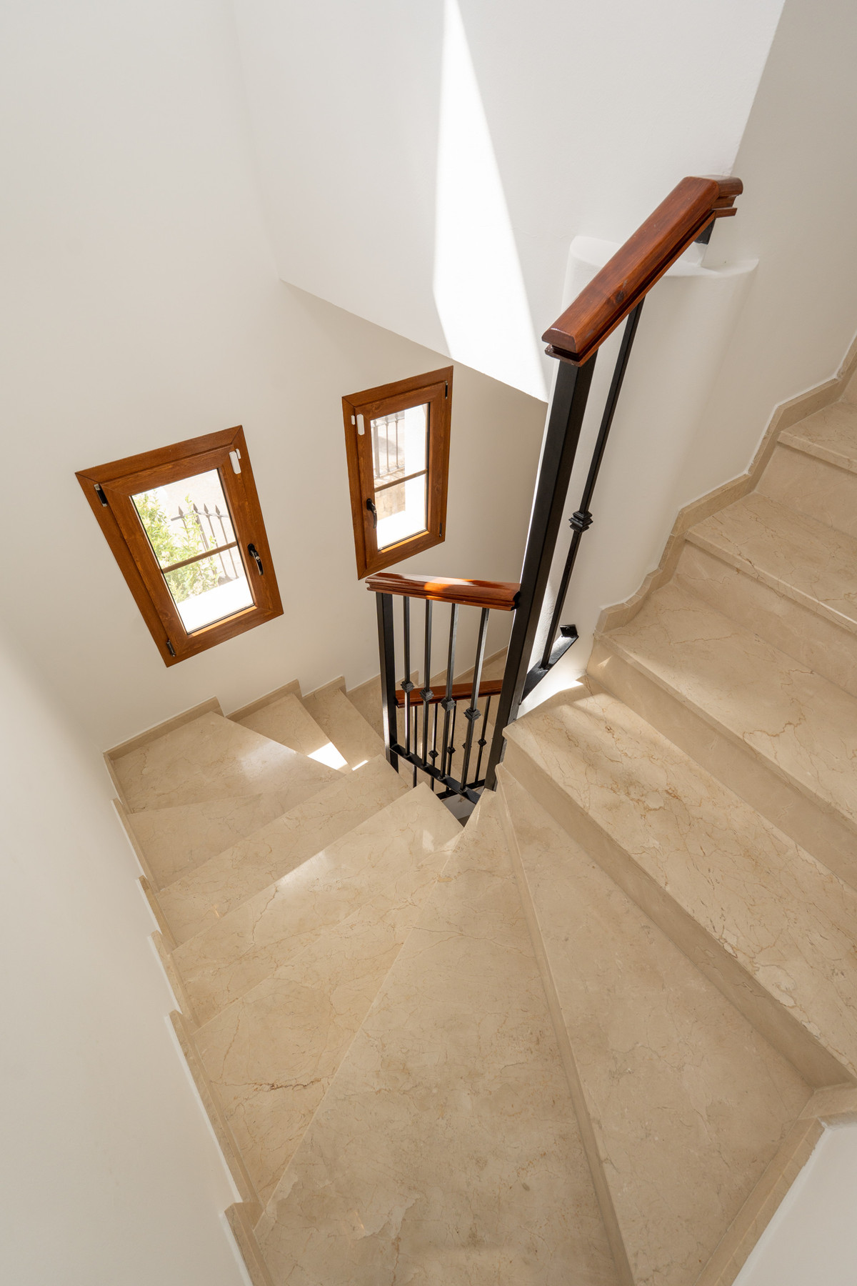 4 Bed Townhouse for sale in Estepona Costa Del Sol, Málaga, Spain