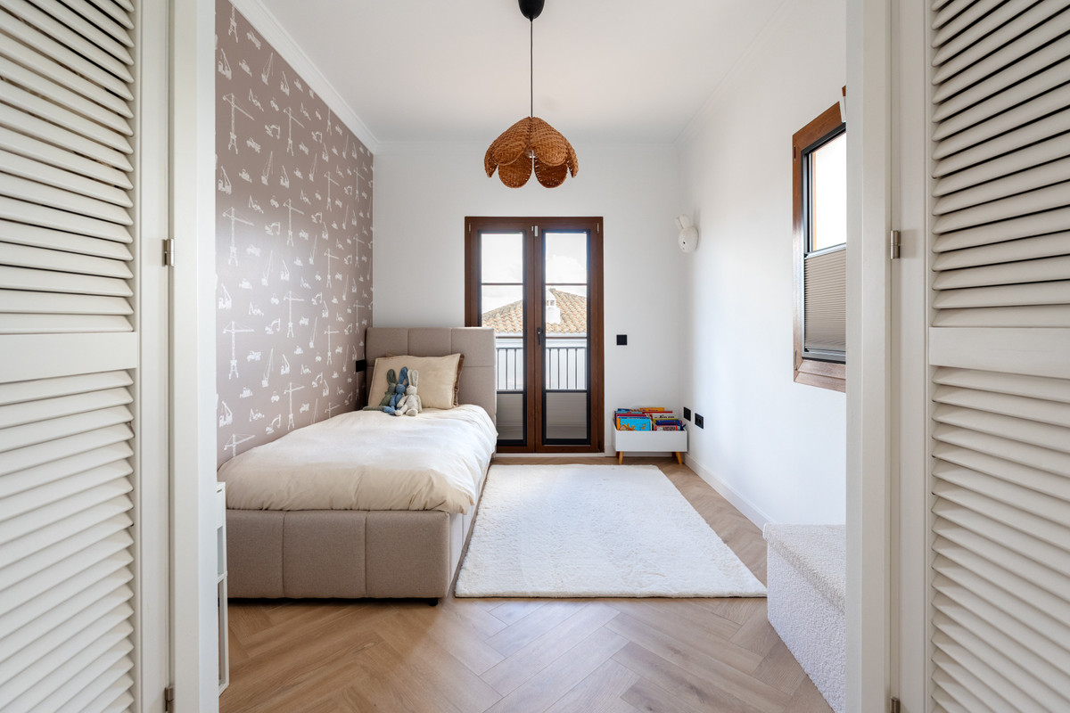 4 Bed Townhouse for sale in Estepona Costa Del Sol, Málaga, Spain