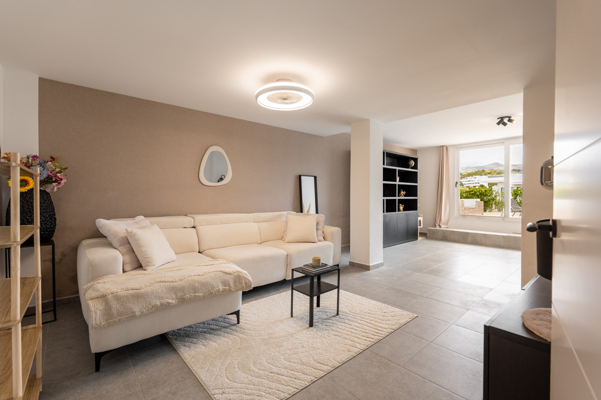 4 Bed Townhouse for sale in Estepona Costa Del Sol, Málaga, Spain