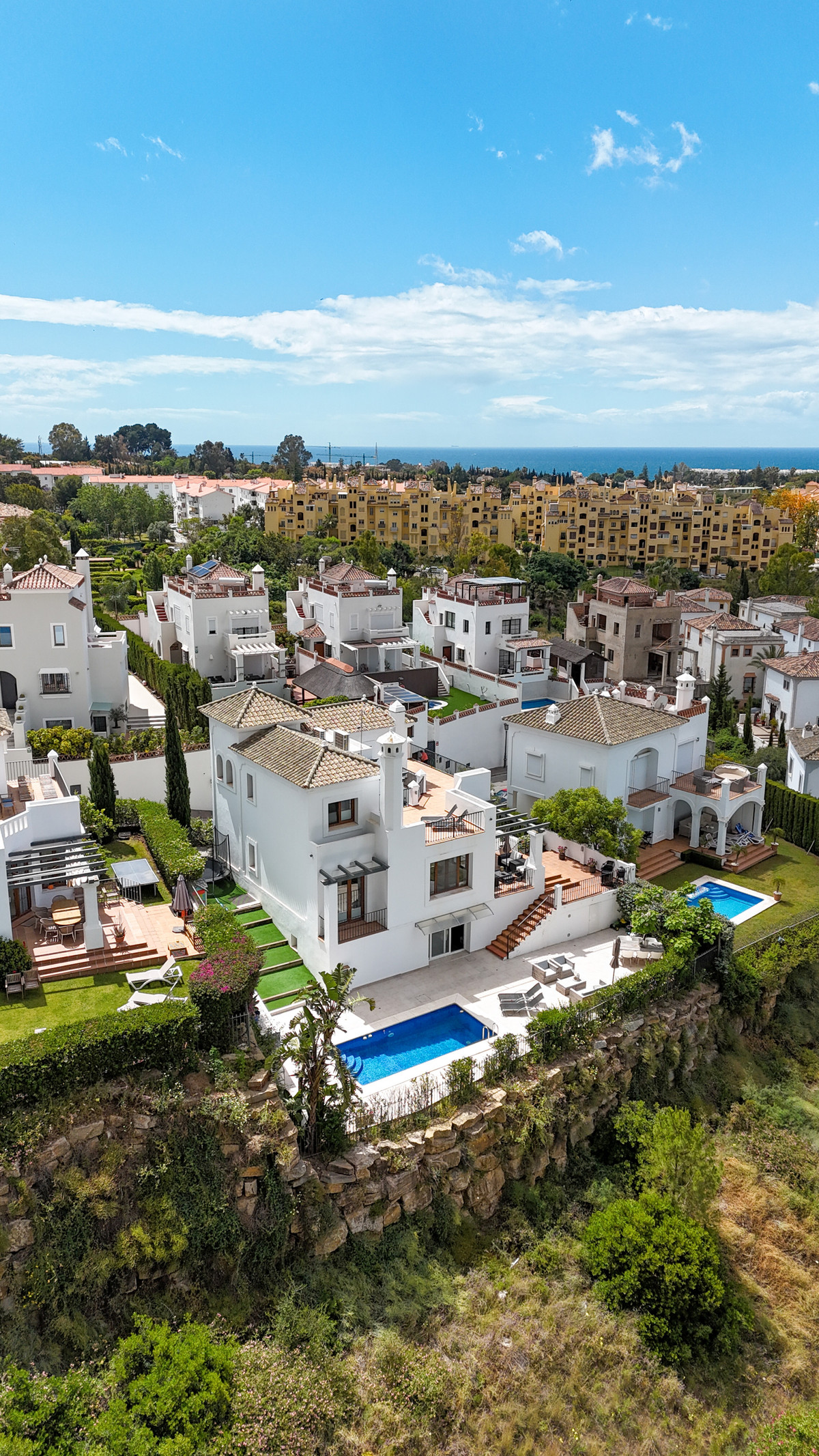 4 Bed Townhouse for sale in Estepona Costa Del Sol, Málaga, Spain