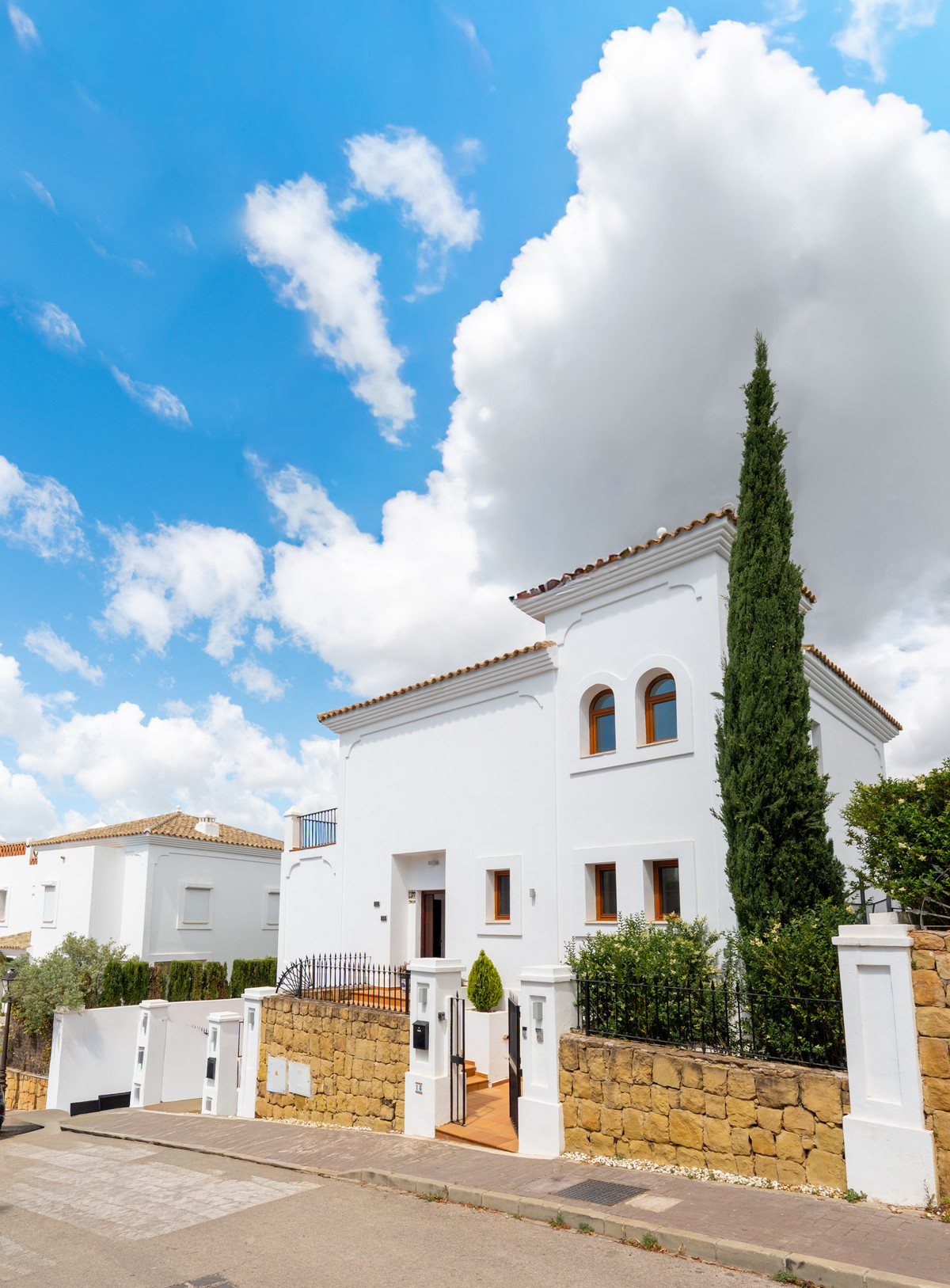 4 Bed Townhouse for sale in Estepona Costa Del Sol, Málaga, Spain