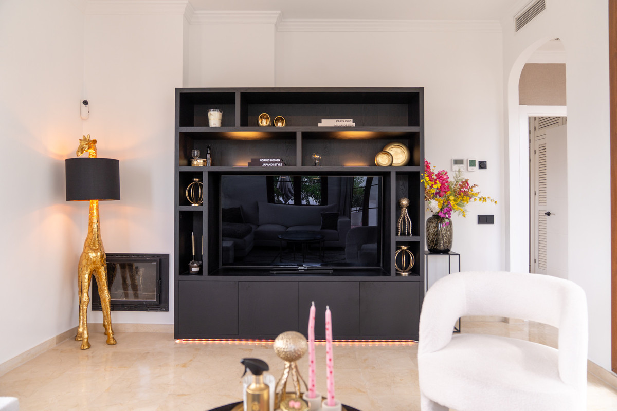 4 Bed Townhouse for sale in Estepona Costa Del Sol, Málaga, Spain