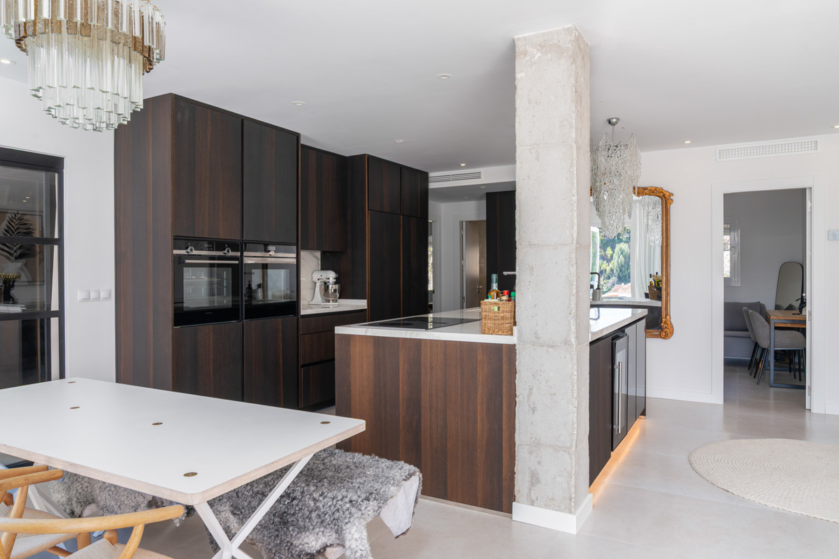 3 Bed Apartment for sale in La Quinta Costa Del Sol, Málaga, Spain