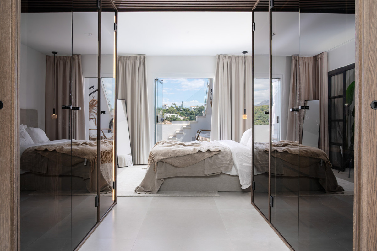3 Bed Apartment for sale in La Quinta Costa Del Sol, Málaga, Spain