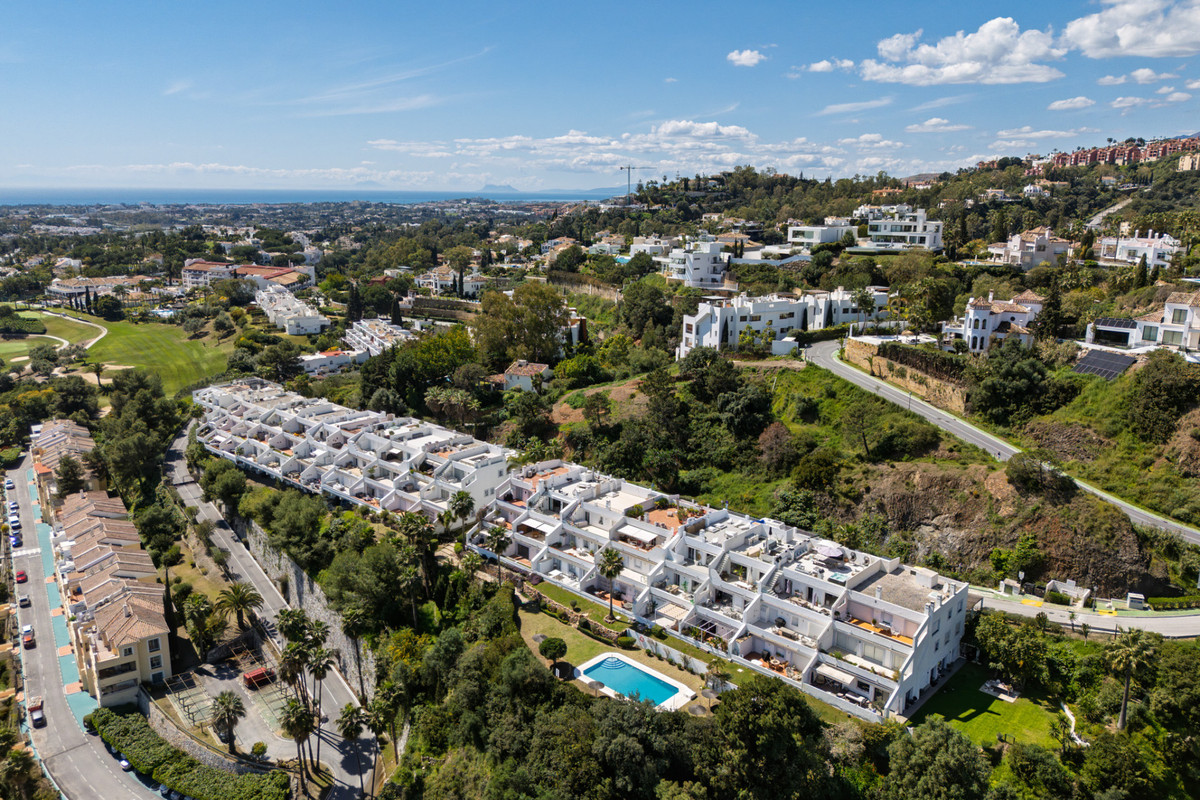 3 Bed Apartment for sale in La Quinta Costa Del Sol, Málaga, Spain