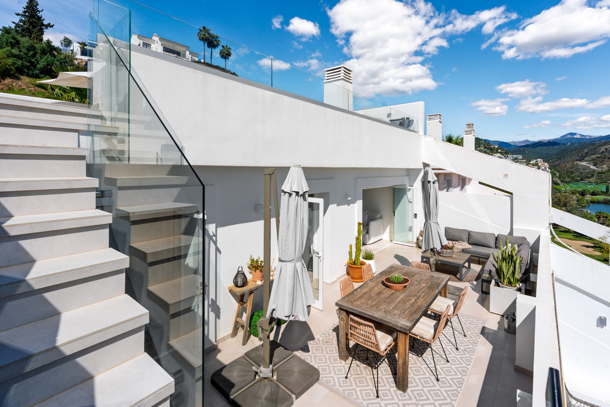 3 Bed Apartment for sale in La Quinta Costa Del Sol, Málaga, Spain