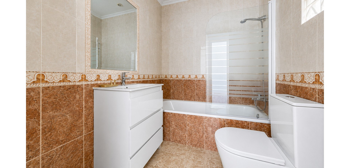 2 Bed Townhouse for sale in Playa Flamenca Costa Blanca, Alicante, Spain