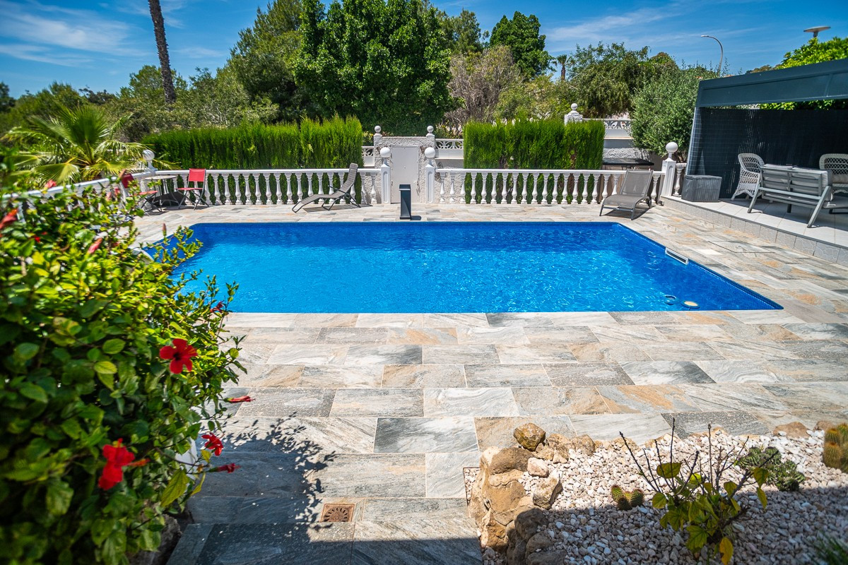 Se vende Villa - Chalet de 3 dormitorios en Costa Blanca, Alicante, España