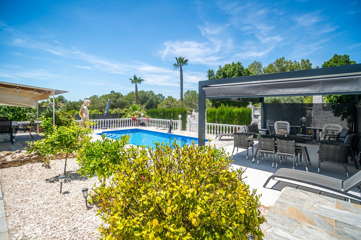 Se vende Villa - Chalet de 3 dormitorios en Costa Blanca, Alicante, España