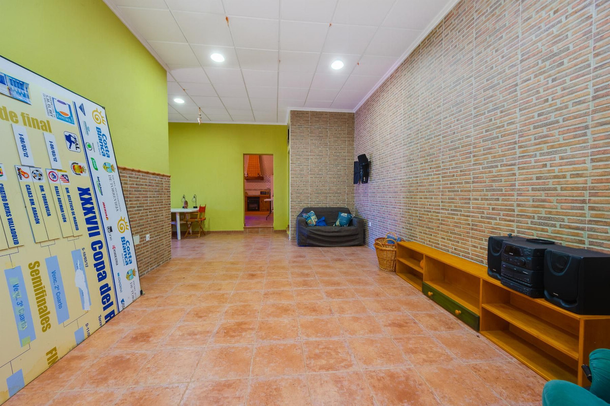 Se vende Villa - Chalet de 5 dormitorios en Costa Blanca, Alicante, España