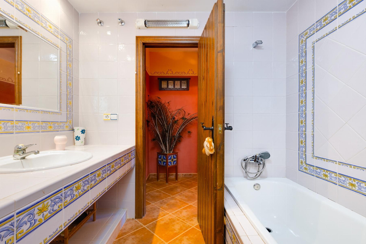 Se vende Villa - Chalet de 5 dormitorios en Costa Blanca, Alicante, España