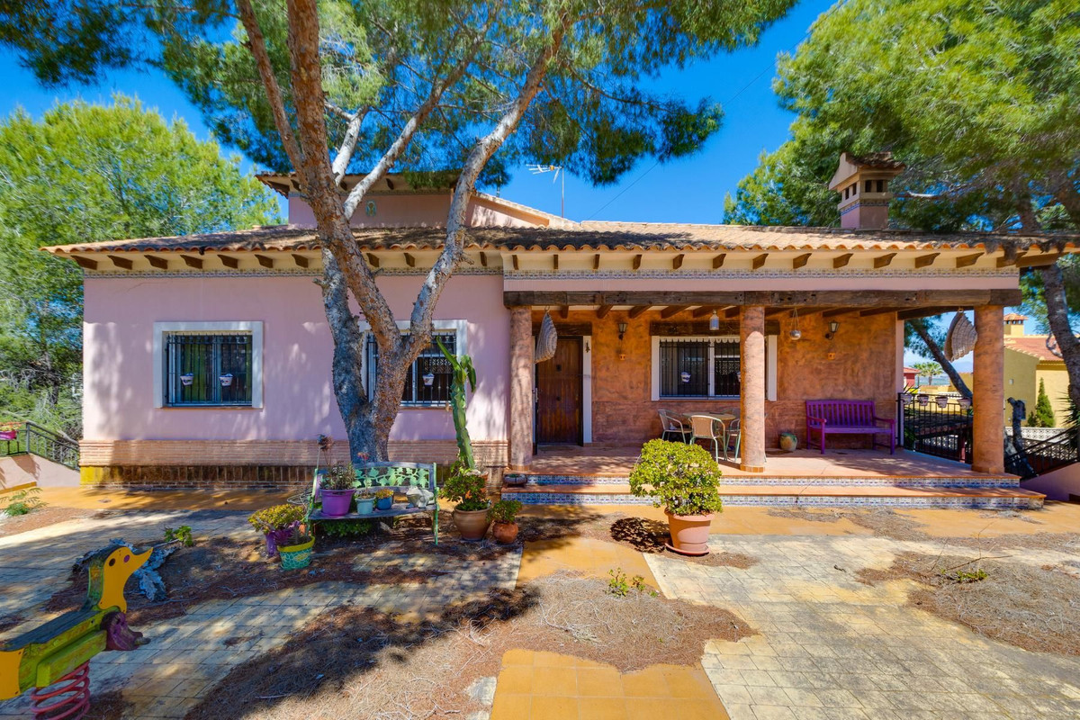 Se vende Villa - Chalet de 5 dormitorios en Costa Blanca, Alicante, España