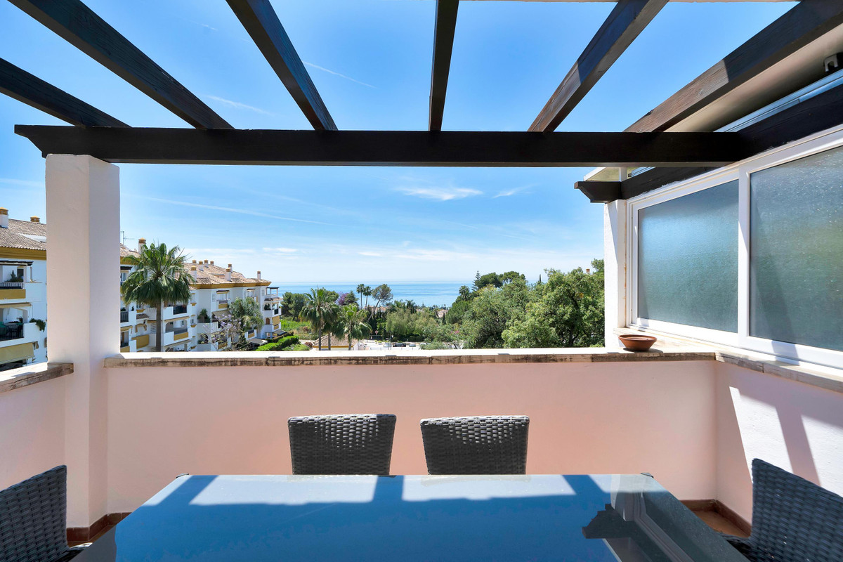 3 Bed Apartment for sale in Marbella Costa Del Sol, Málaga, Spain