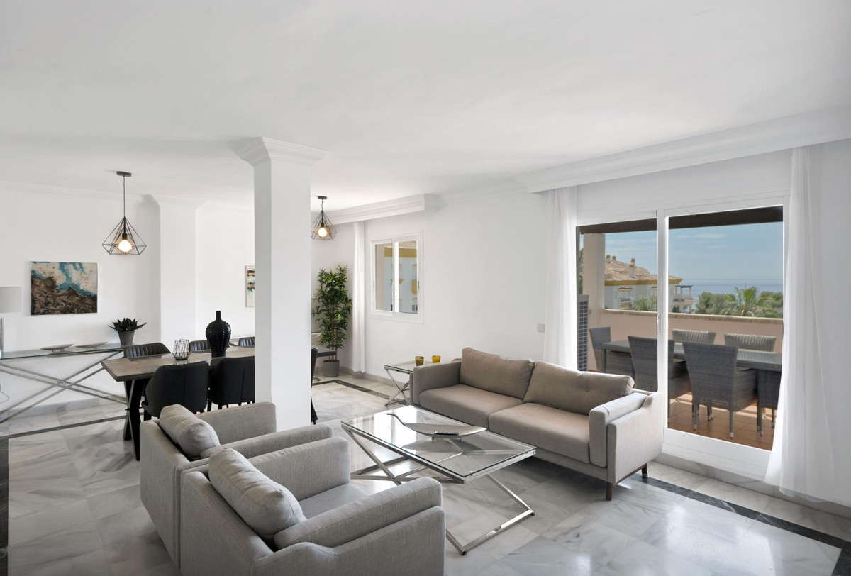 3 Bed Apartment for sale in Marbella Costa Del Sol, Málaga, Spain
