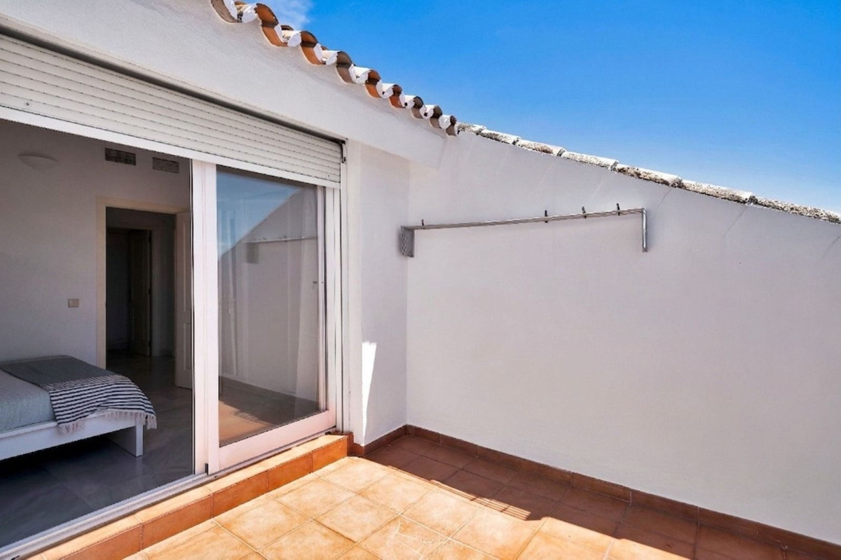 3 Bed Apartment for sale in Marbella Costa Del Sol, Málaga, Spain