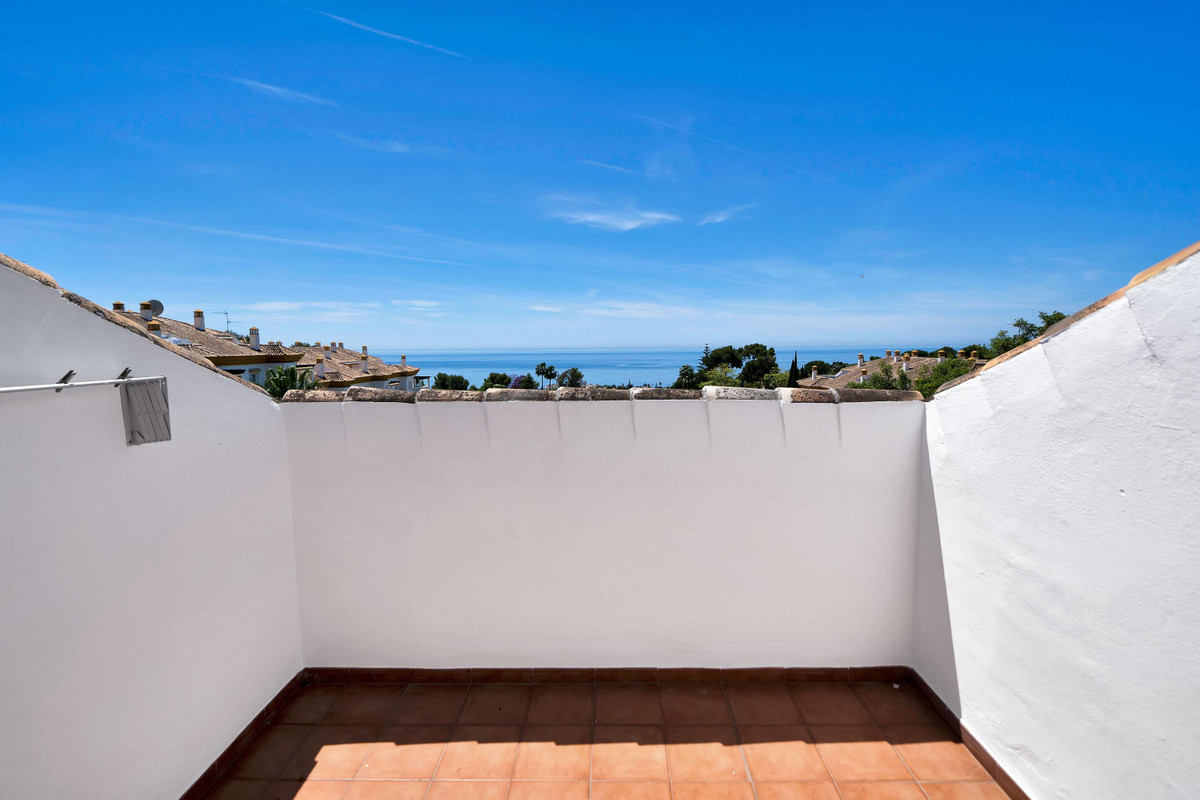 3 Bed Apartment for sale in Marbella Costa Del Sol, Málaga, Spain