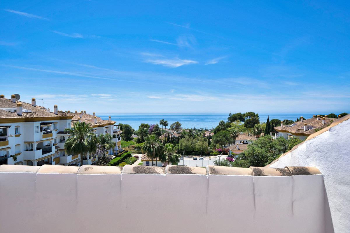 3 Bed Apartment for sale in Marbella Costa Del Sol, Málaga, Spain