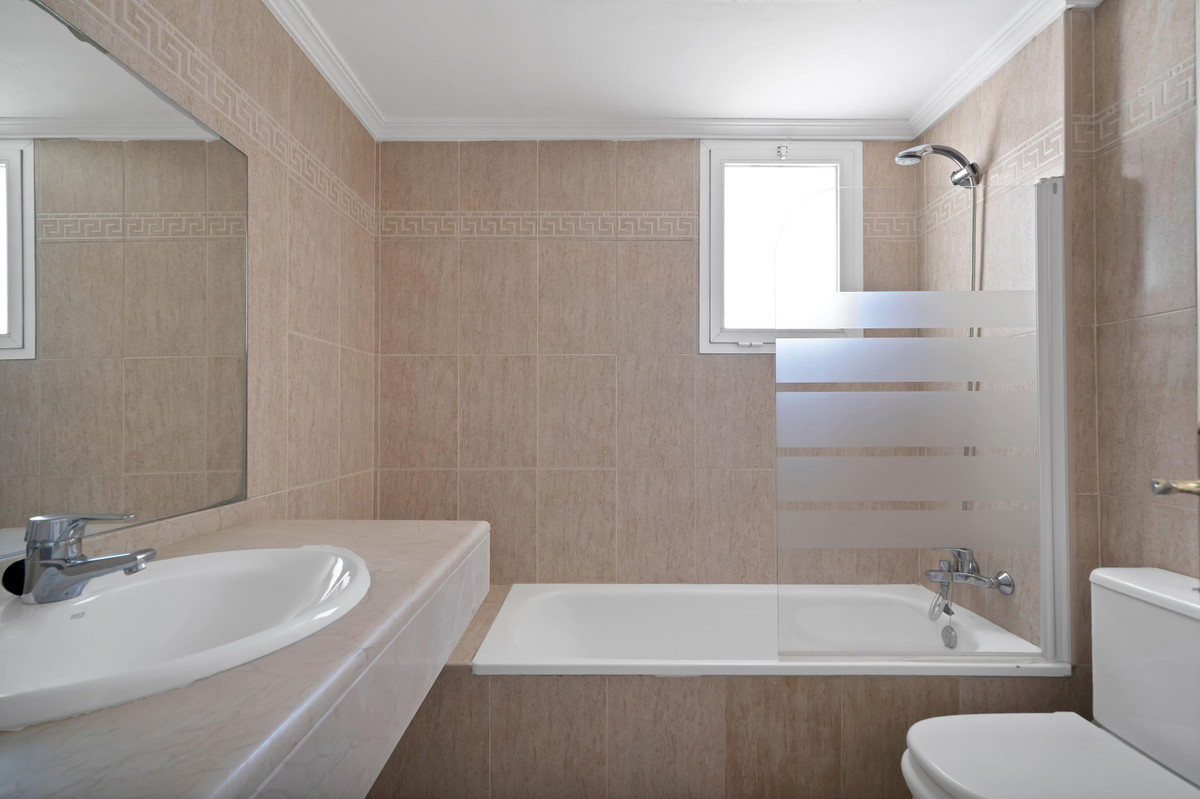 3 Bed Apartment for sale in Marbella Costa Del Sol, Málaga, Spain