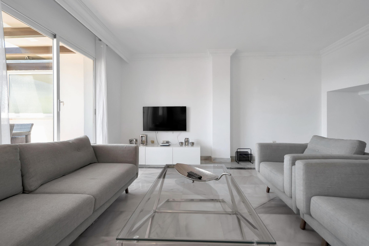 3 Bed Apartment for sale in Marbella Costa Del Sol, Málaga, Spain