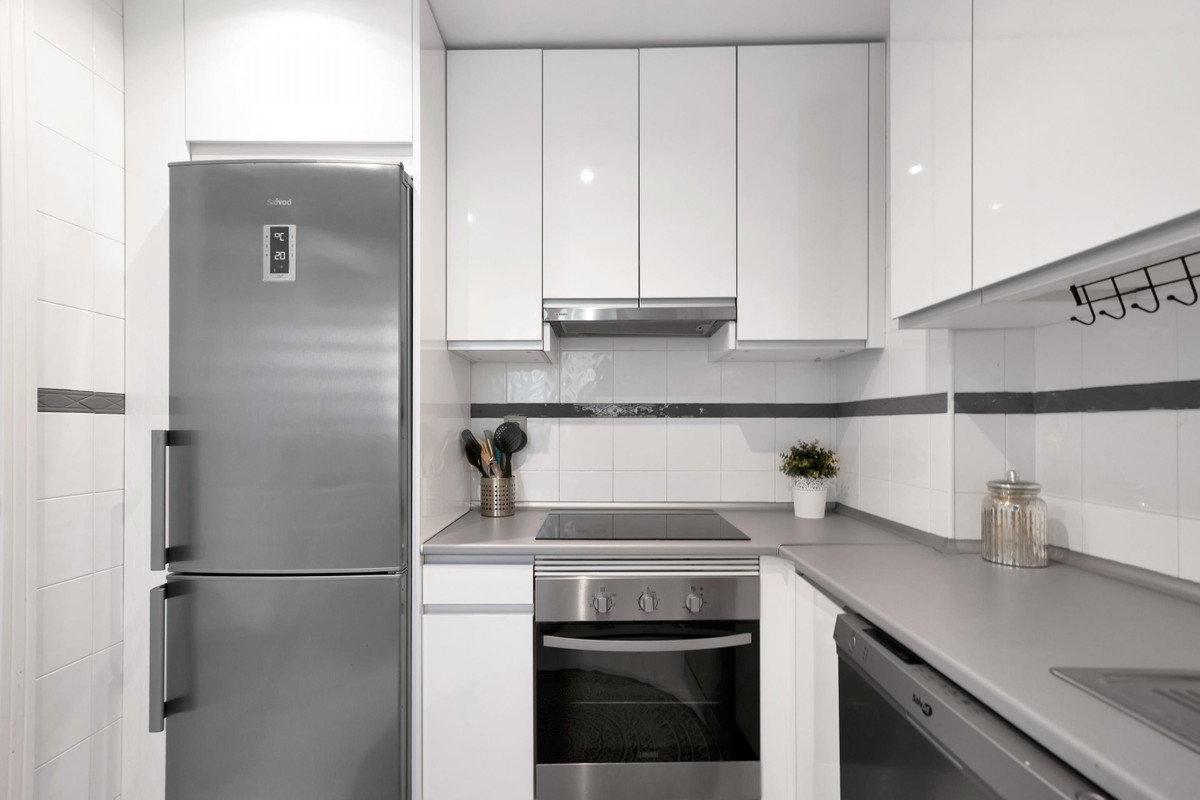 3 Bed Apartment for sale in Marbella Costa Del Sol, Málaga, Spain