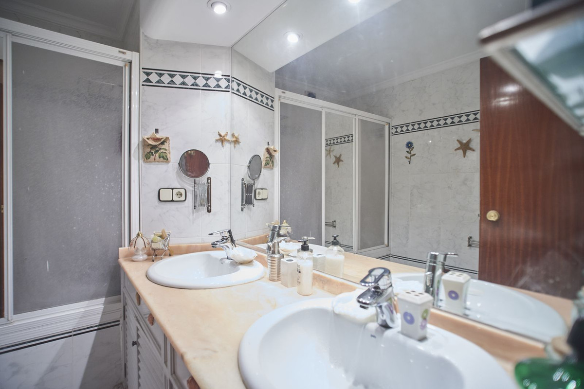 4 Bed Apartment for sale in Alicante Costa Blanca, Alicante, Spain