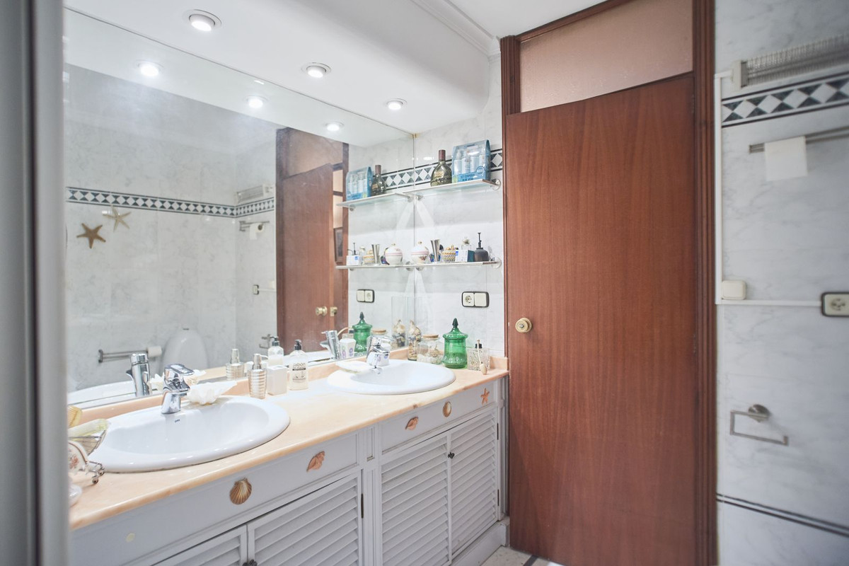 4 Bed Apartment for sale in Alicante Costa Blanca, Alicante, Spain