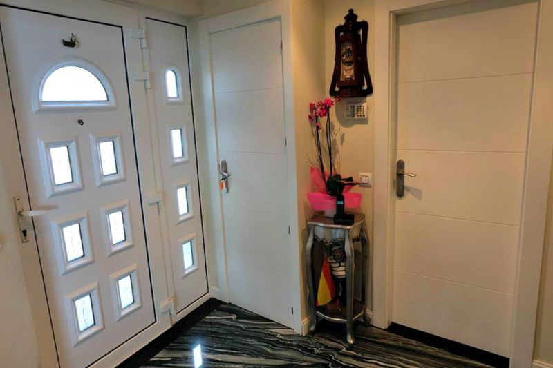 Se vende Villa - Chalet de 6 dormitorios en Costa Del Sol, Málaga, España
