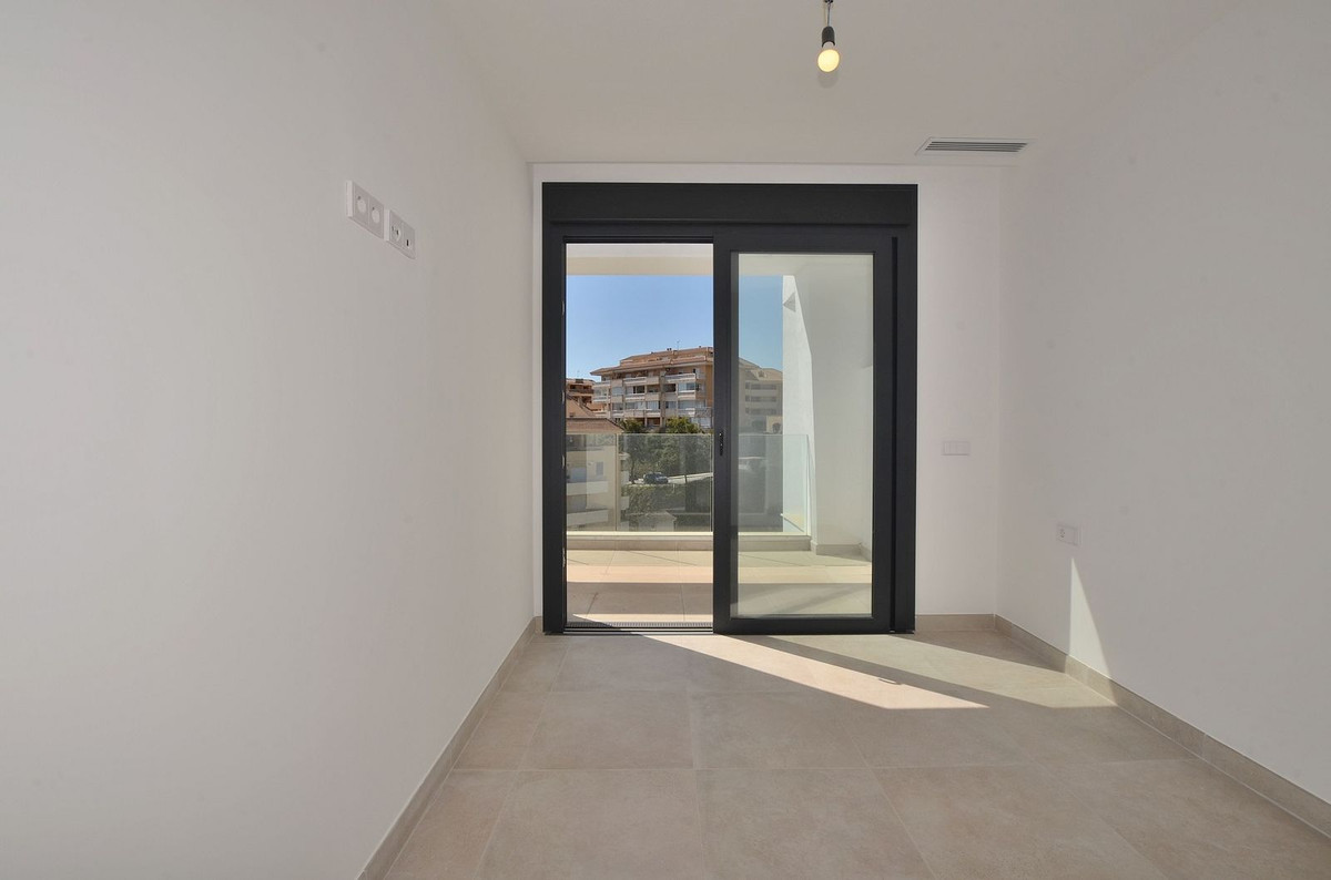 2 Bed Apartment for sale in Higueron Costa Del Sol, Málaga, Spain