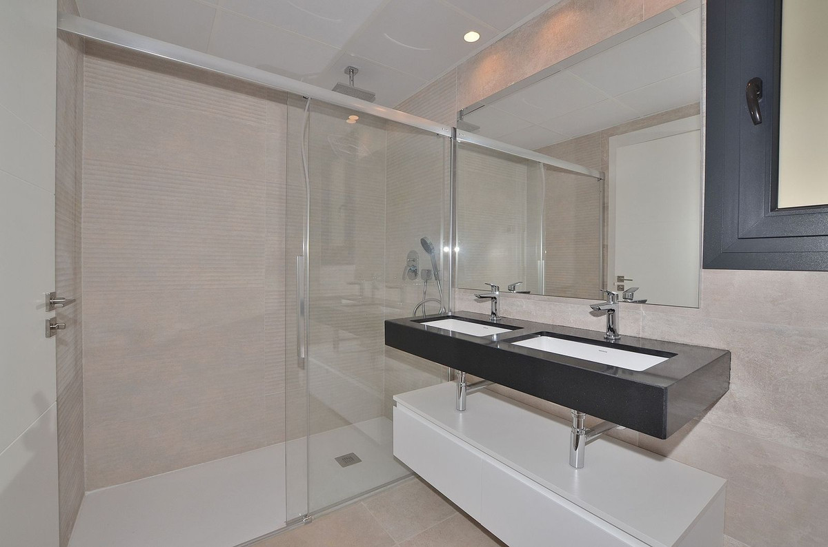 2 Bed Apartment for sale in Higueron Costa Del Sol, Málaga, Spain