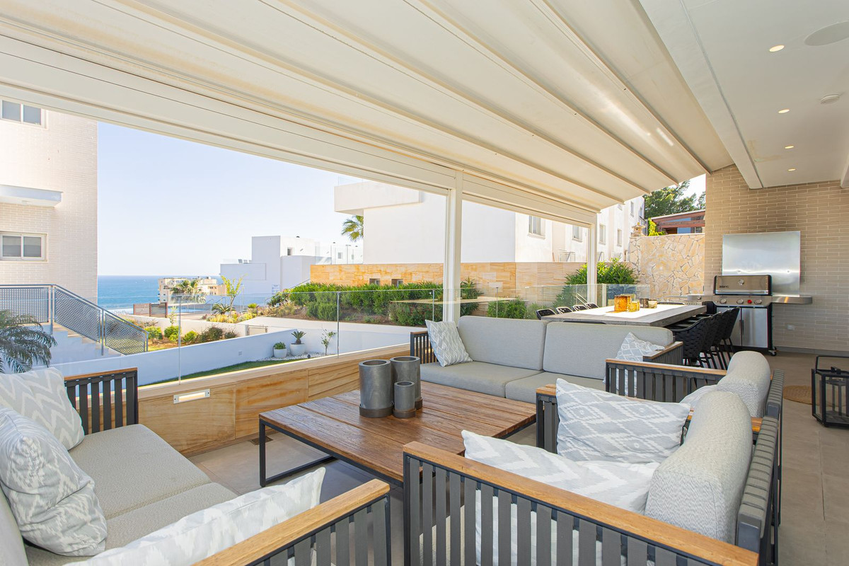 5 Bed Townhouse for sale in Higueron Costa Del Sol, Málaga, Spain
