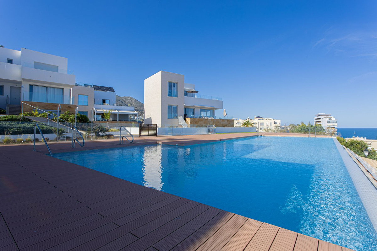 5 Bed Townhouse for sale in Higueron Costa Del Sol, Málaga, Spain