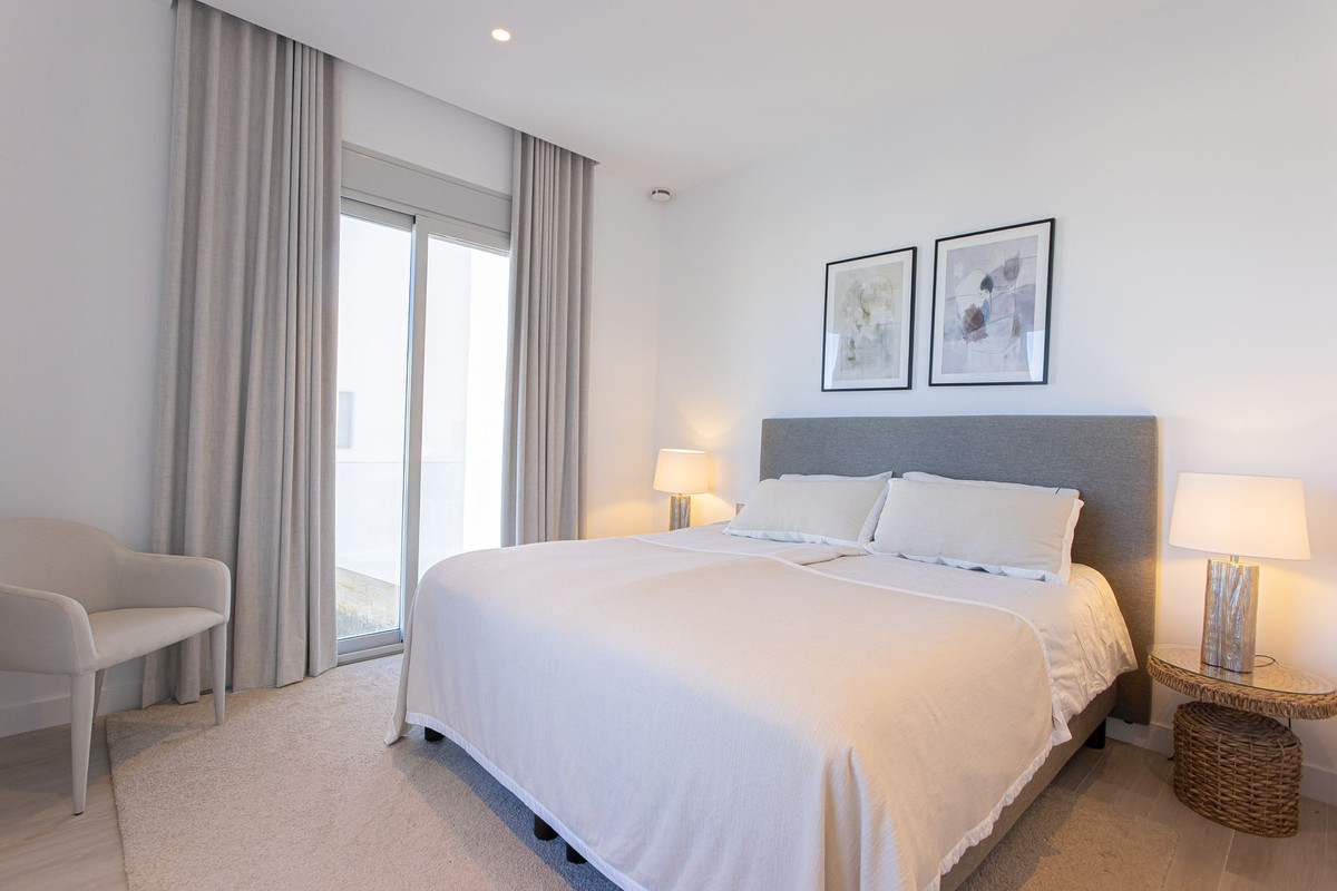 5 Bed Townhouse for sale in Higueron Costa Del Sol, Málaga, Spain