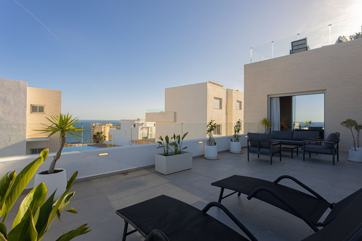 5 Bed Townhouse for sale in Higueron Costa Del Sol, Málaga, Spain