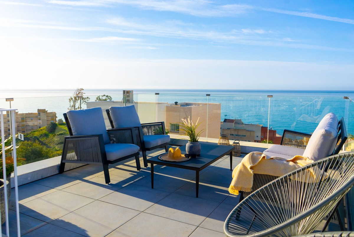 5 Bed Townhouse for sale in Higueron Costa Del Sol, Málaga, Spain