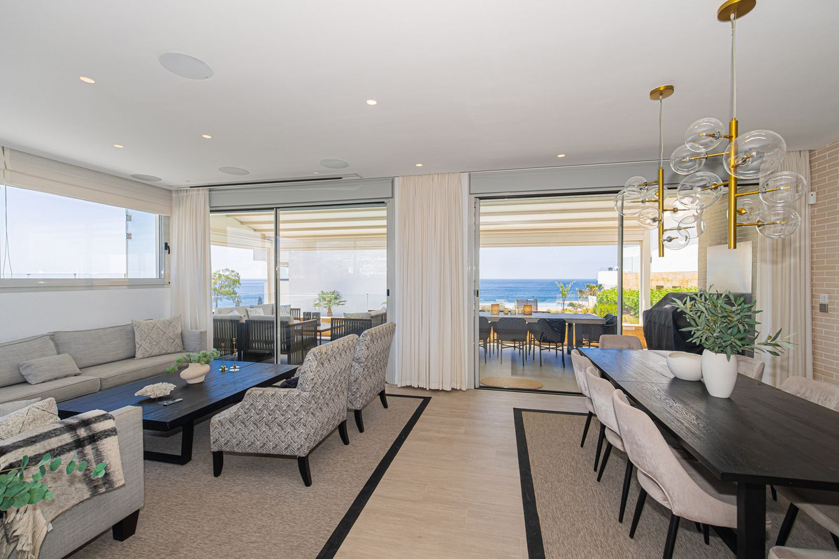 5 Bed Townhouse for sale in Higueron Costa Del Sol, Málaga, Spain