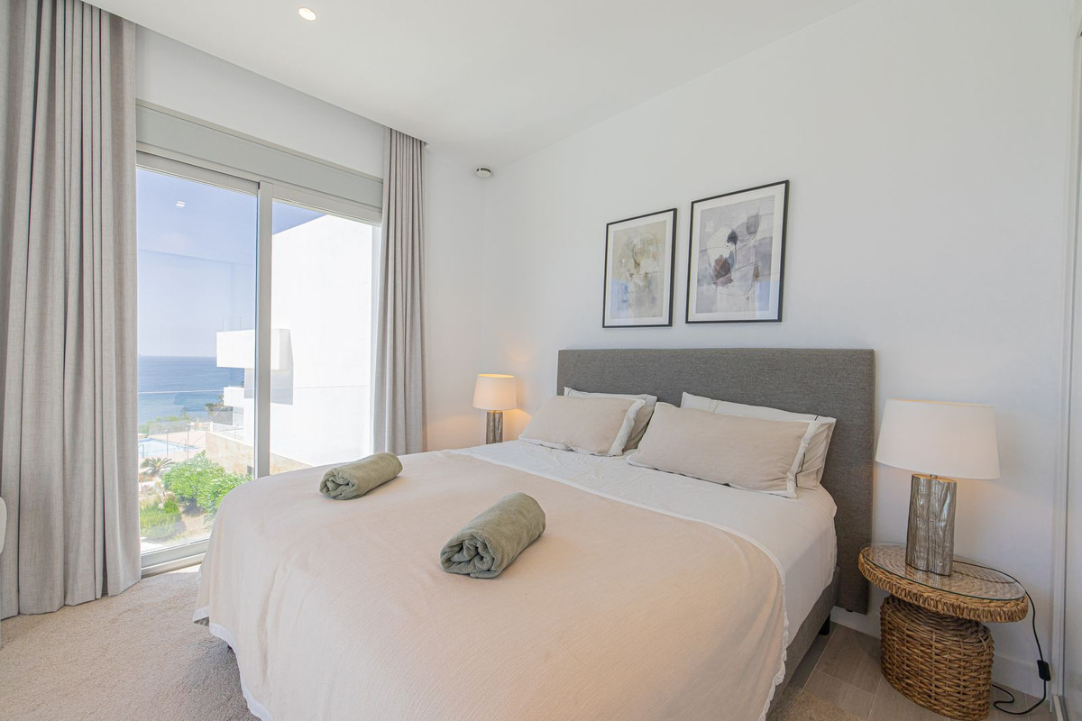5 Bed Townhouse for sale in Higueron Costa Del Sol, Málaga, Spain