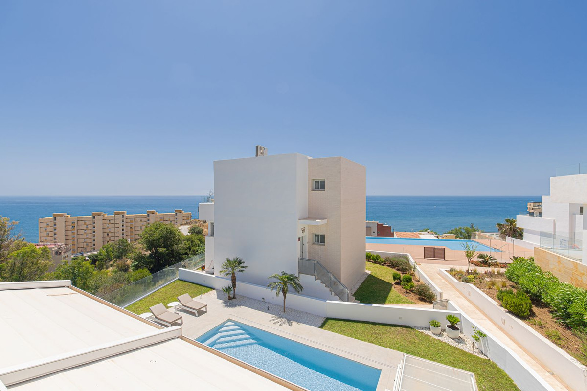 5 Bed Townhouse for sale in Higueron Costa Del Sol, Málaga, Spain
