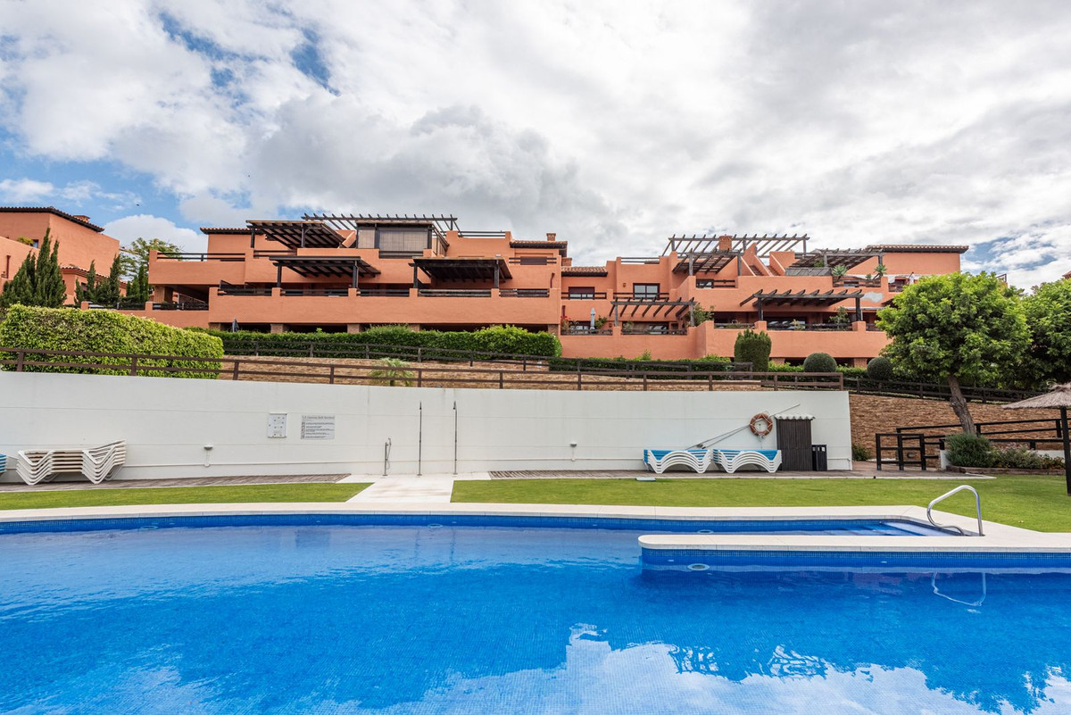 1 Bed Apartment for sale in Casares Costa Del Sol, Málaga, Spain